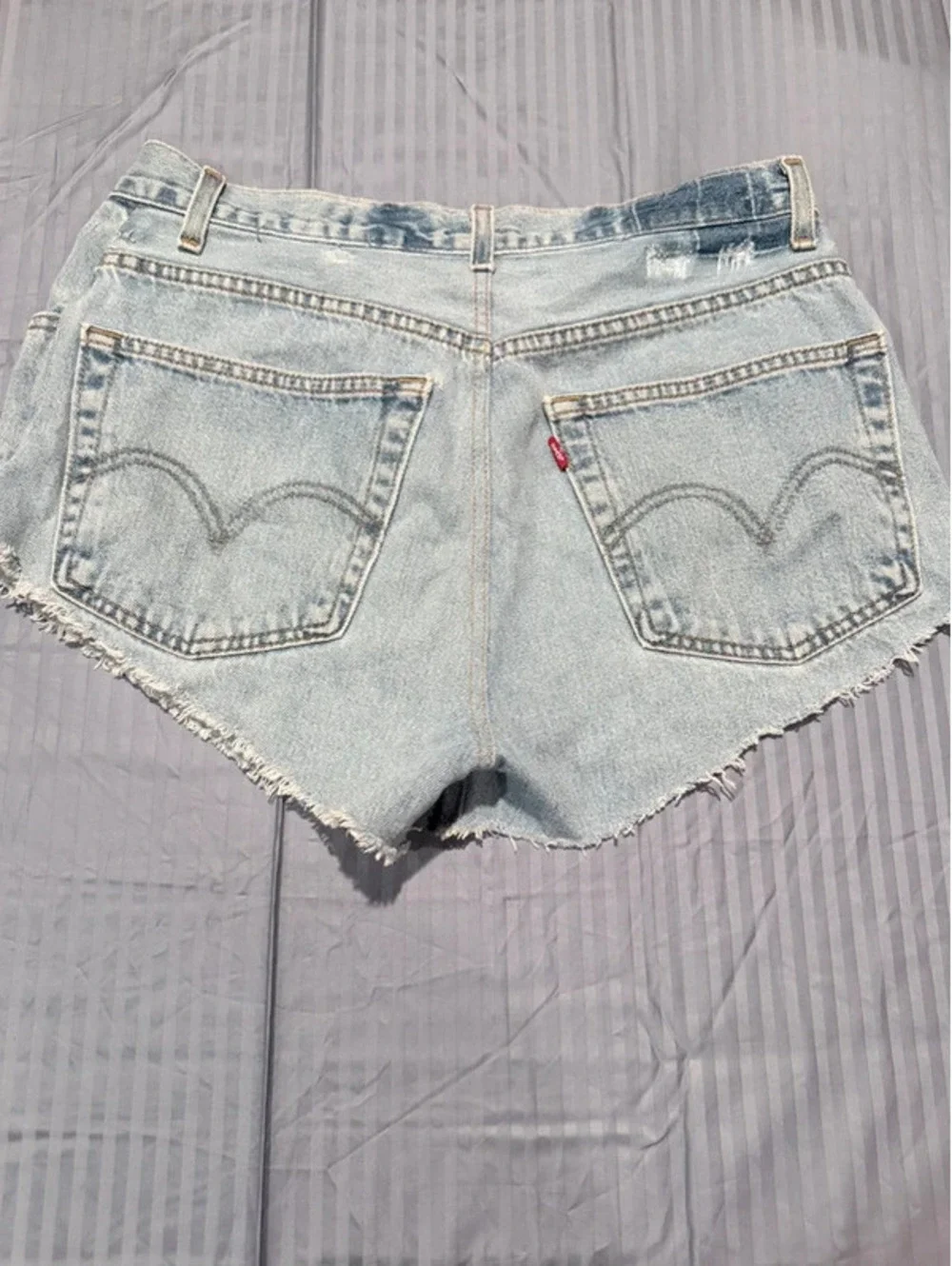 Levi’s Regular Fit Cutoff Denim Shorts 32” Waist 1208